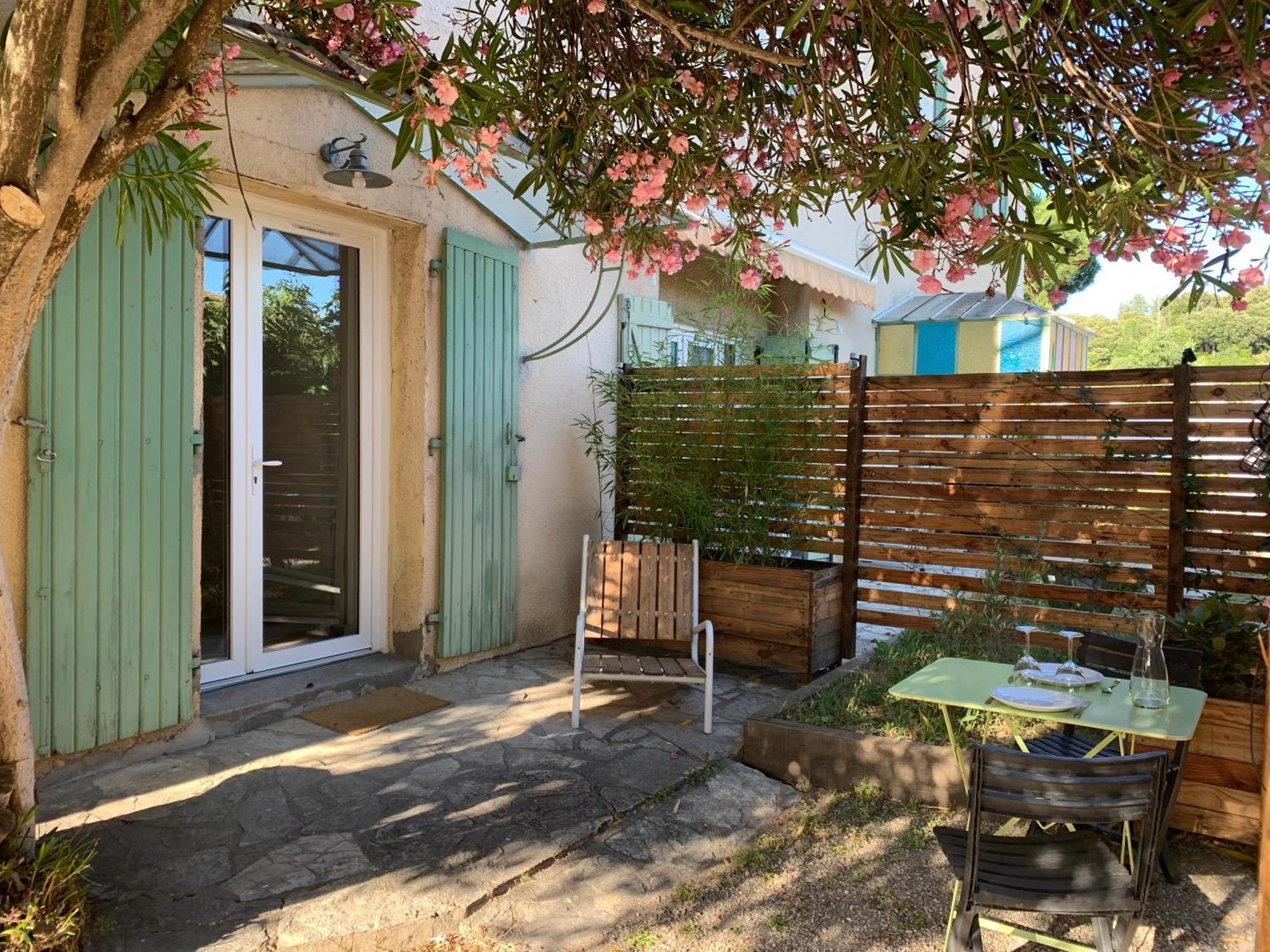 Apartamento Studio Moderne Cozy Ribaute-les-Tavernes Exterior foto